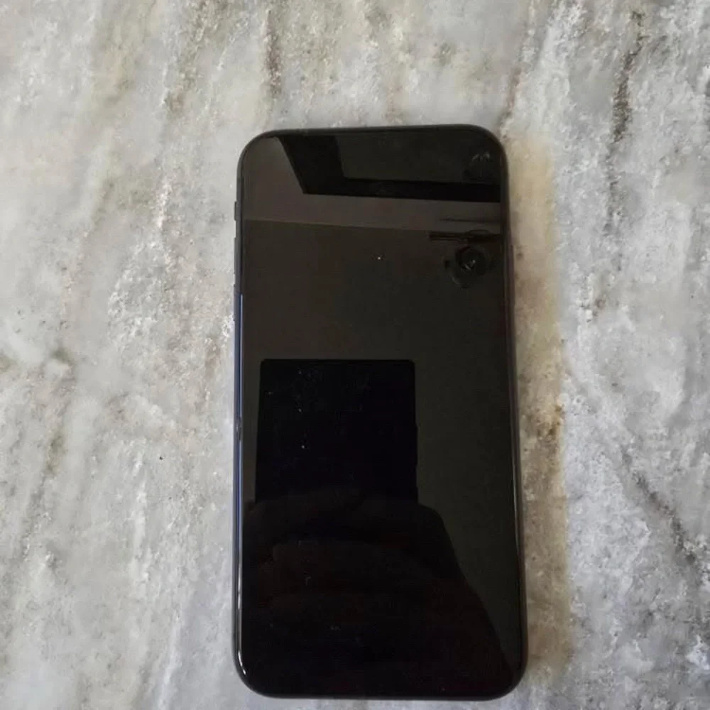 Apple iPhone 11 64GB A2111 Black Unlocked Smartphone iOS 18.3.2